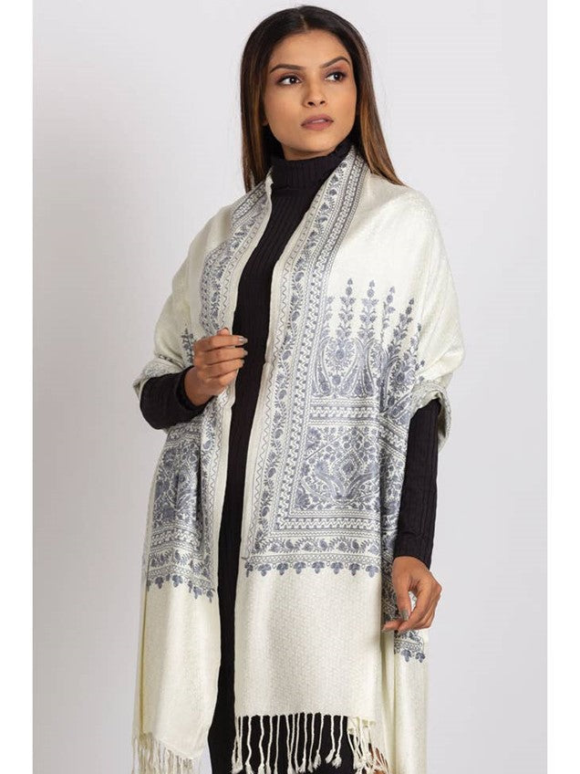 Embroidered Wool Shawl. Collector's shawl.