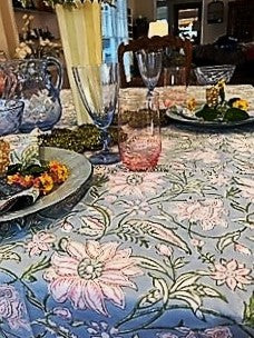 Set of Soft Pastels With 6 Mathing Napkins: Block Print Table Cloth (60 x 90)