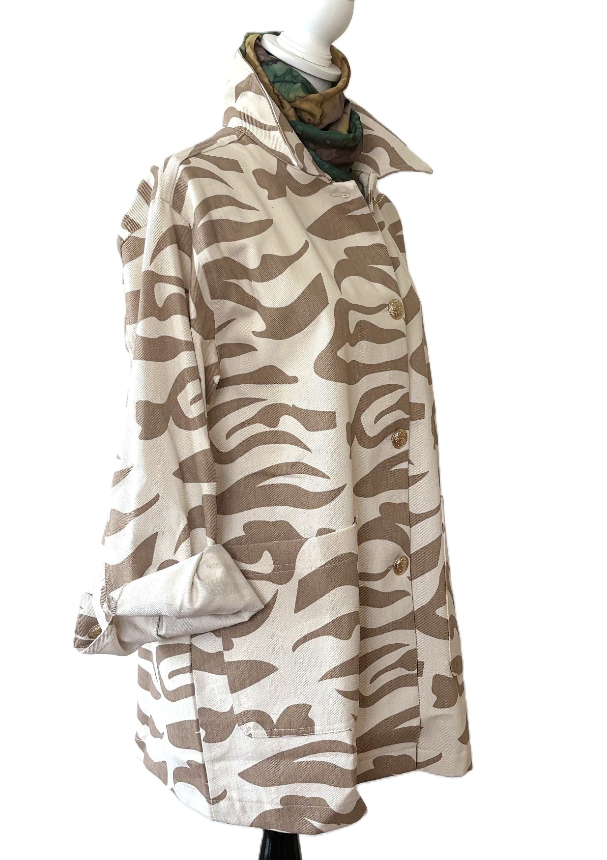 Jacket,  Short Classic Top In Leopard.  So Chic.