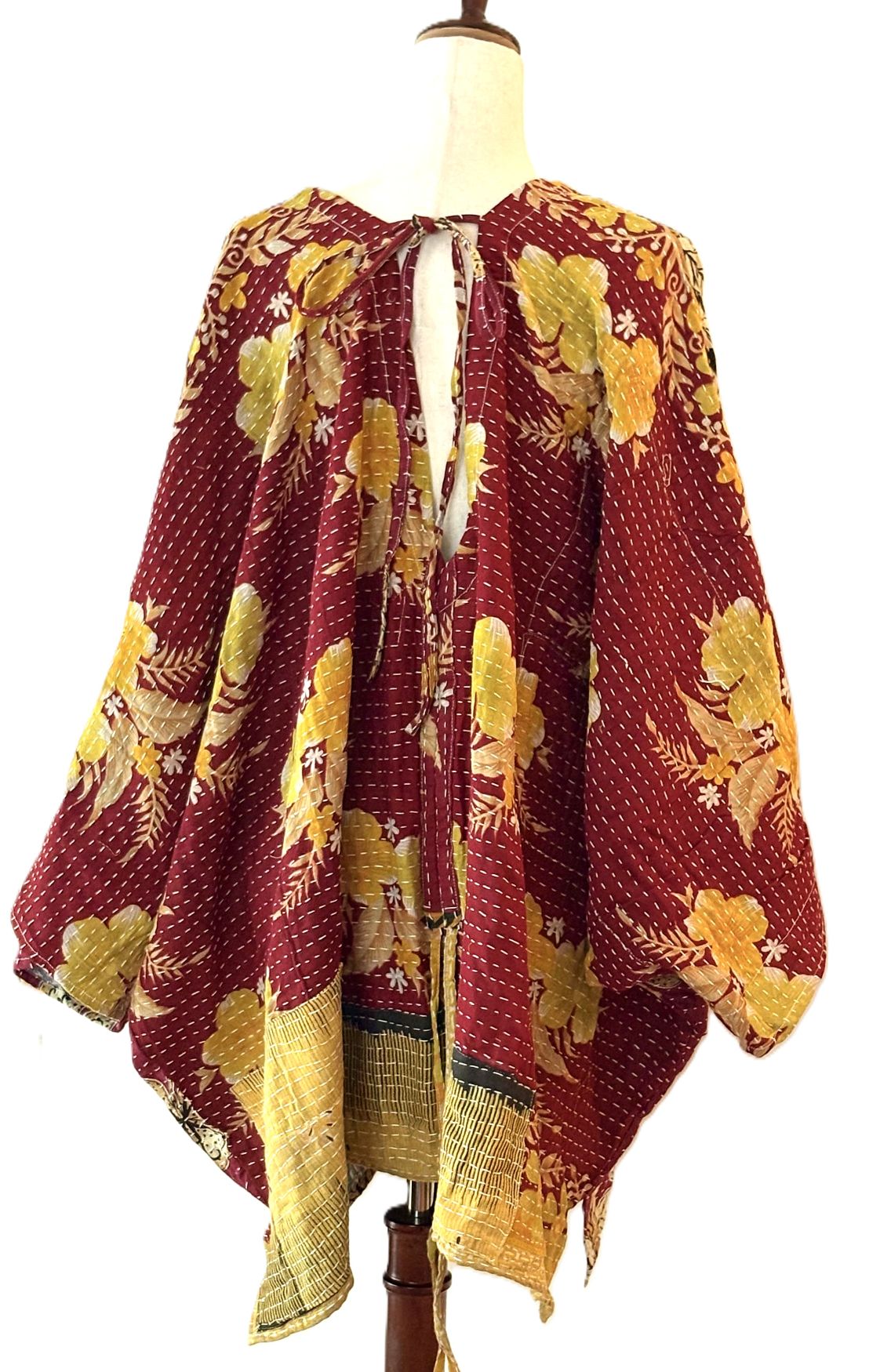 Kantha Bae Shortie Moondance Muu (Dark Floral)