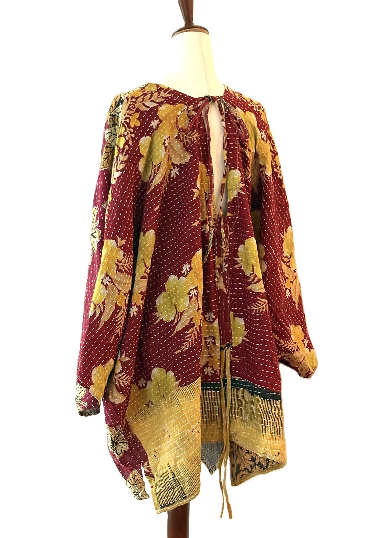 Kantha Bae Shortie Moondance Muu (Dark Floral)
