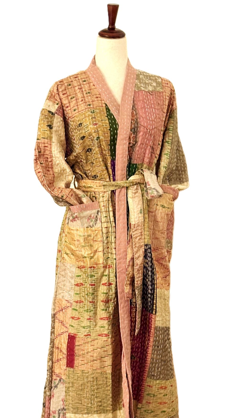 Long Patchwork Silk Kimono With Kantha Embroidery. (Beige).