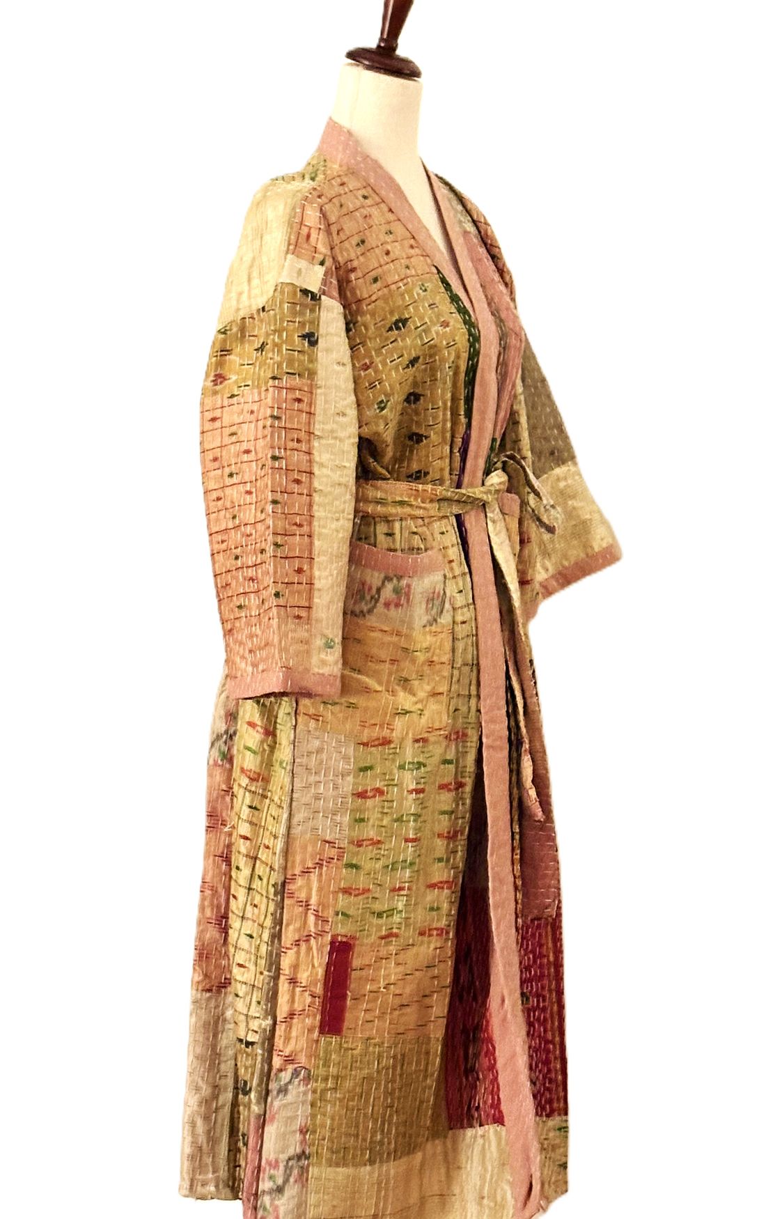 Long Patchwork Silk Kimono With Kantha Embroidery. (Beige).