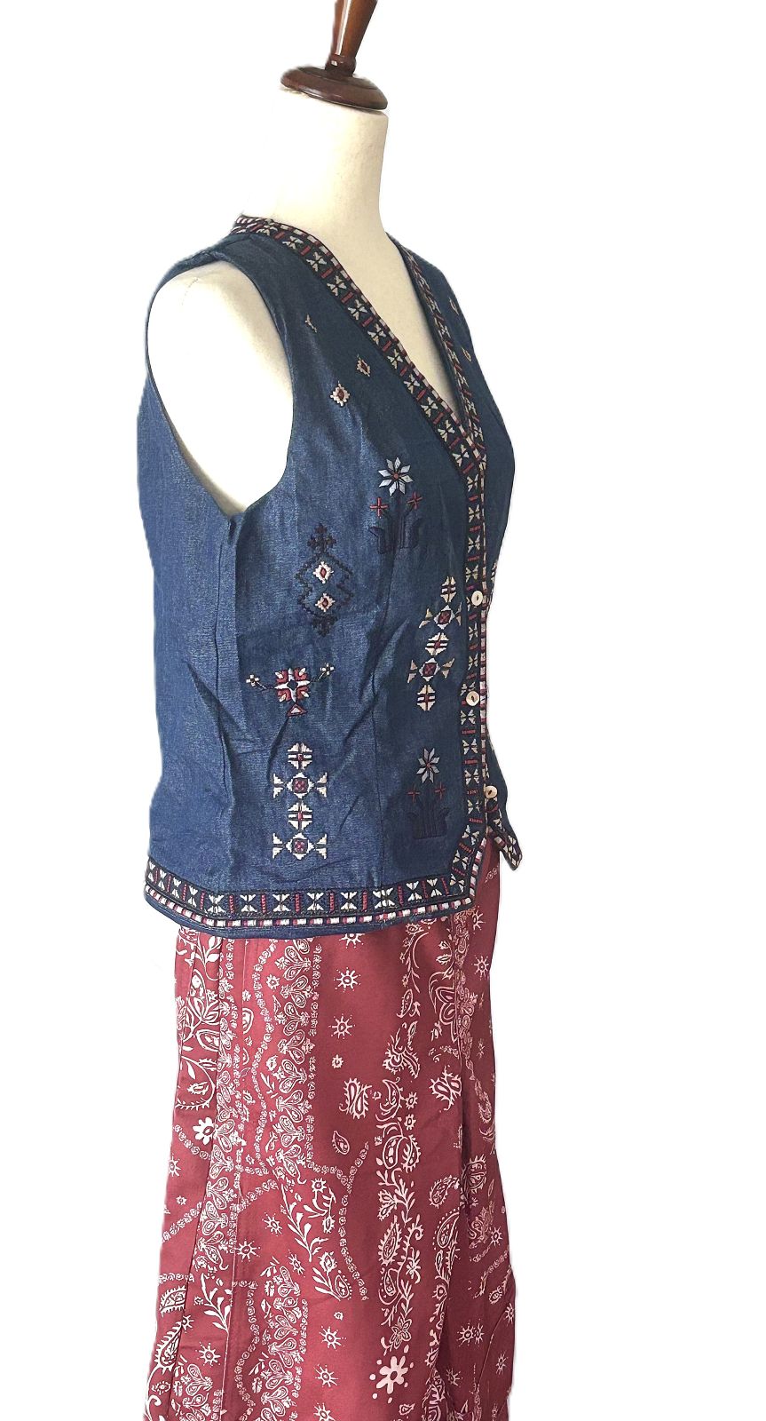 Designer Handmade Embroidered Vest Is Classic.(Black) (Copy)