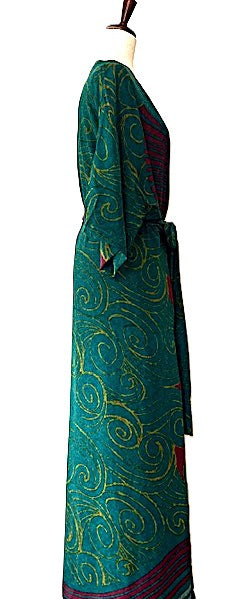 Kantha Bae New Alchemy Crepe Silk Kimono Offers Two Clever Styling Options.(Emerald)