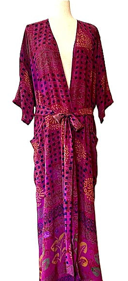 Kantha Bae New Alchemy Crepe Silk Kimono Offers Two Clever Styling Options.(Purple)