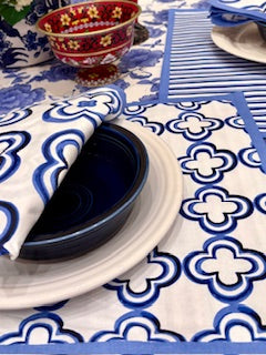 Table Linens,  Geometric Placemats Fully Reversible. Green (Set of 4) Matching Napkins.