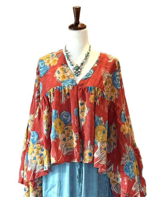 Kantha Bae Crepe Sari Bell Sleeve Golddust Crop (Red Floral)