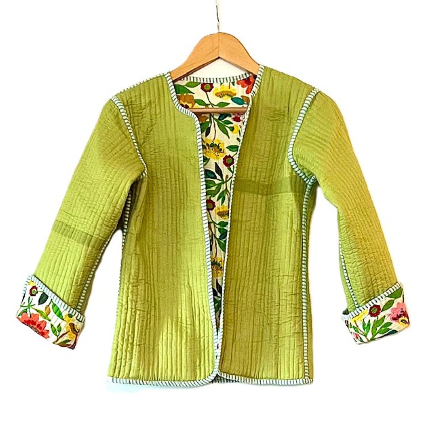 Reversible Cotton Quilted  Womens Jacket Comes Alive In This Beautiful Garden Print (Multi)
