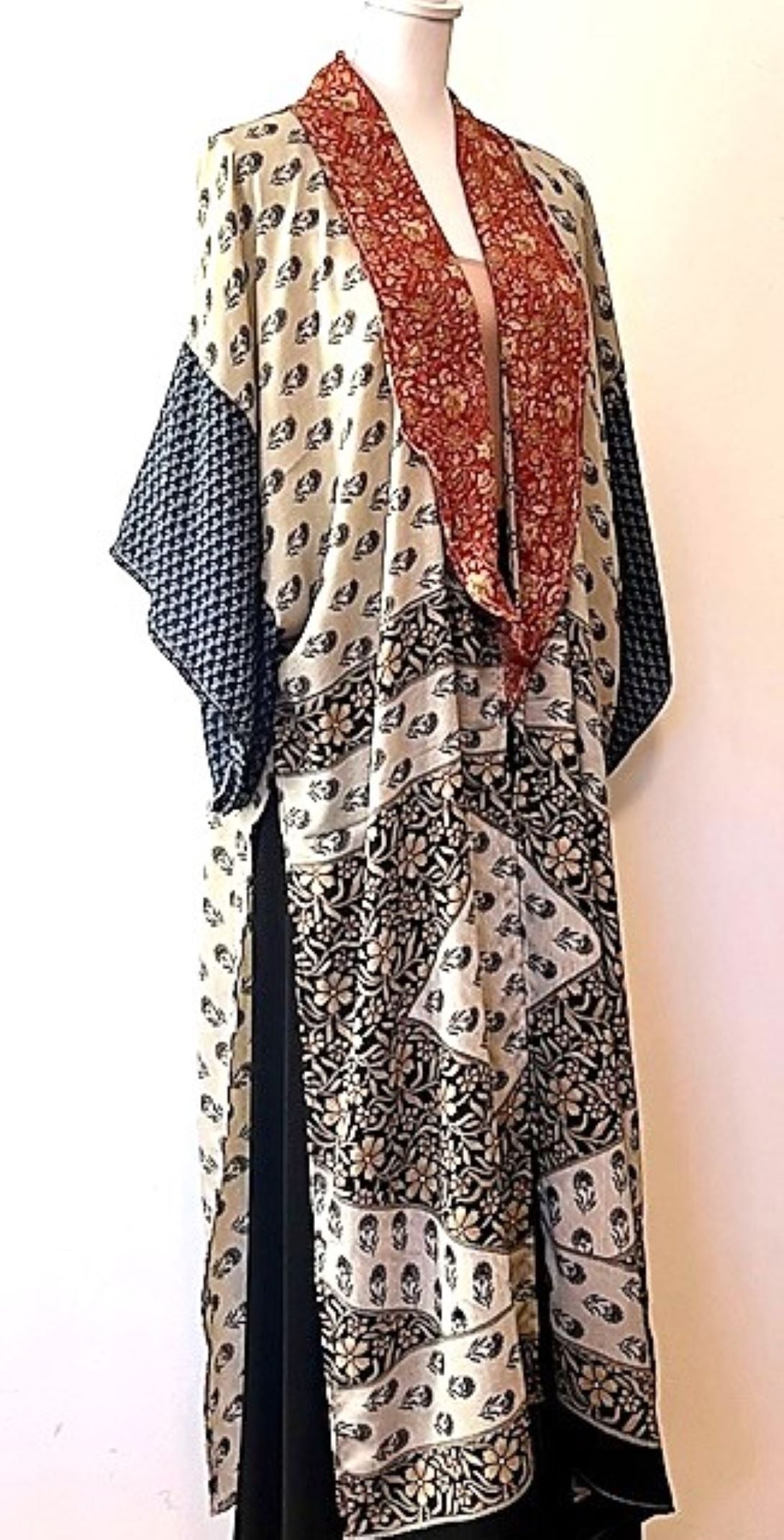 Dramatic Abstract Silk Kimono With Deep Side Vents For Styling - Mixed print