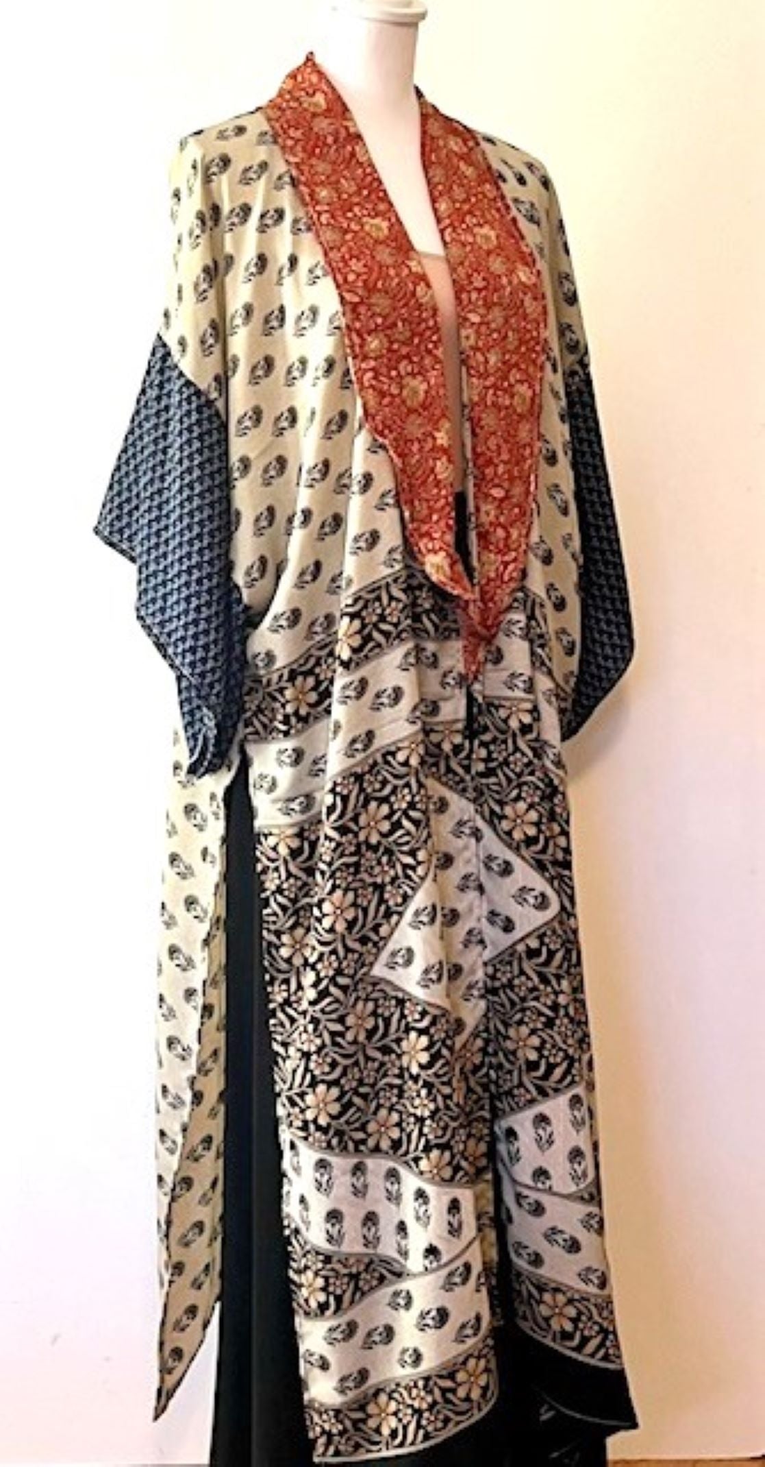 Dramatic Abstract Silk Kimono With Deep Side Vents For Styling - Mixed print