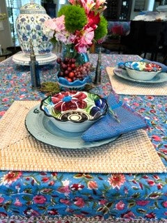 New Dark Table Linens Create Dramatic Tablescapes. So Pretty.