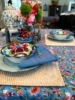 New Dark Table Linens Create Dramatic Tablescapes. So Pretty.