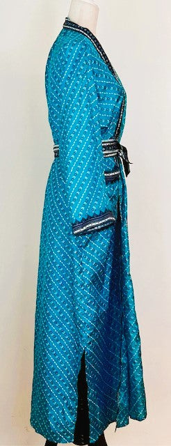 Luxurious Rich Silk Long Kimono Duster Looks Elegant (Turquoise print)