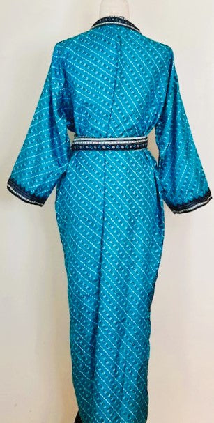 Luxurious Rich Silk Long Kimono Duster Looks Elegant (Turquoise print)