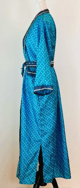 Luxurious Rich Silk Long Kimono Duster Looks Elegant (Turquoise print)