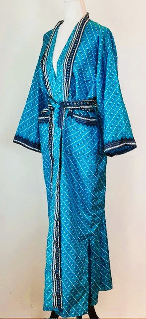 Luxurious Rich Silk Long Kimono Duster Looks Elegant (Turquoise print)