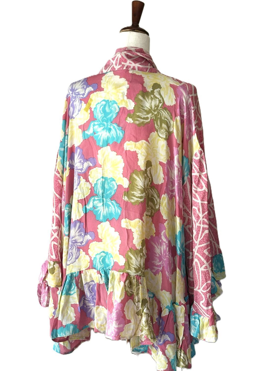 Kantha Bae Crepe Sari Wid Rose Romantic Top  (Blooms)