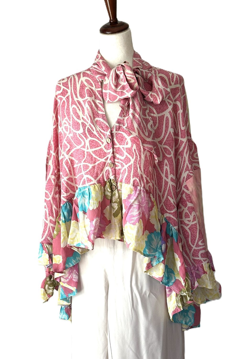 Kantha Bae Crepe Sari Wid Rose Romantic Top  (Blooms)