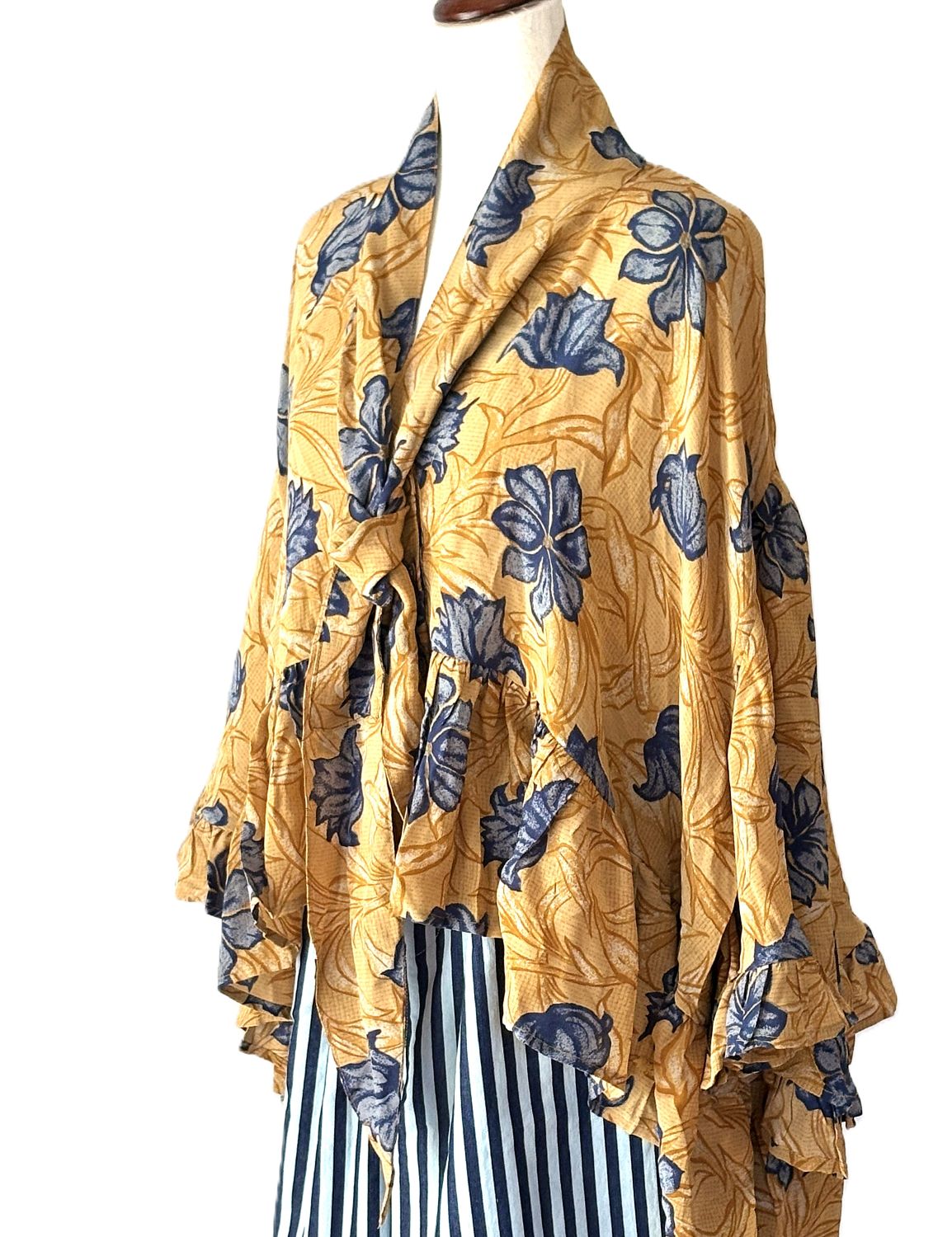 Kantha Bae Crepe Sari Wid Rose Romantic Top  (Blue Lily)