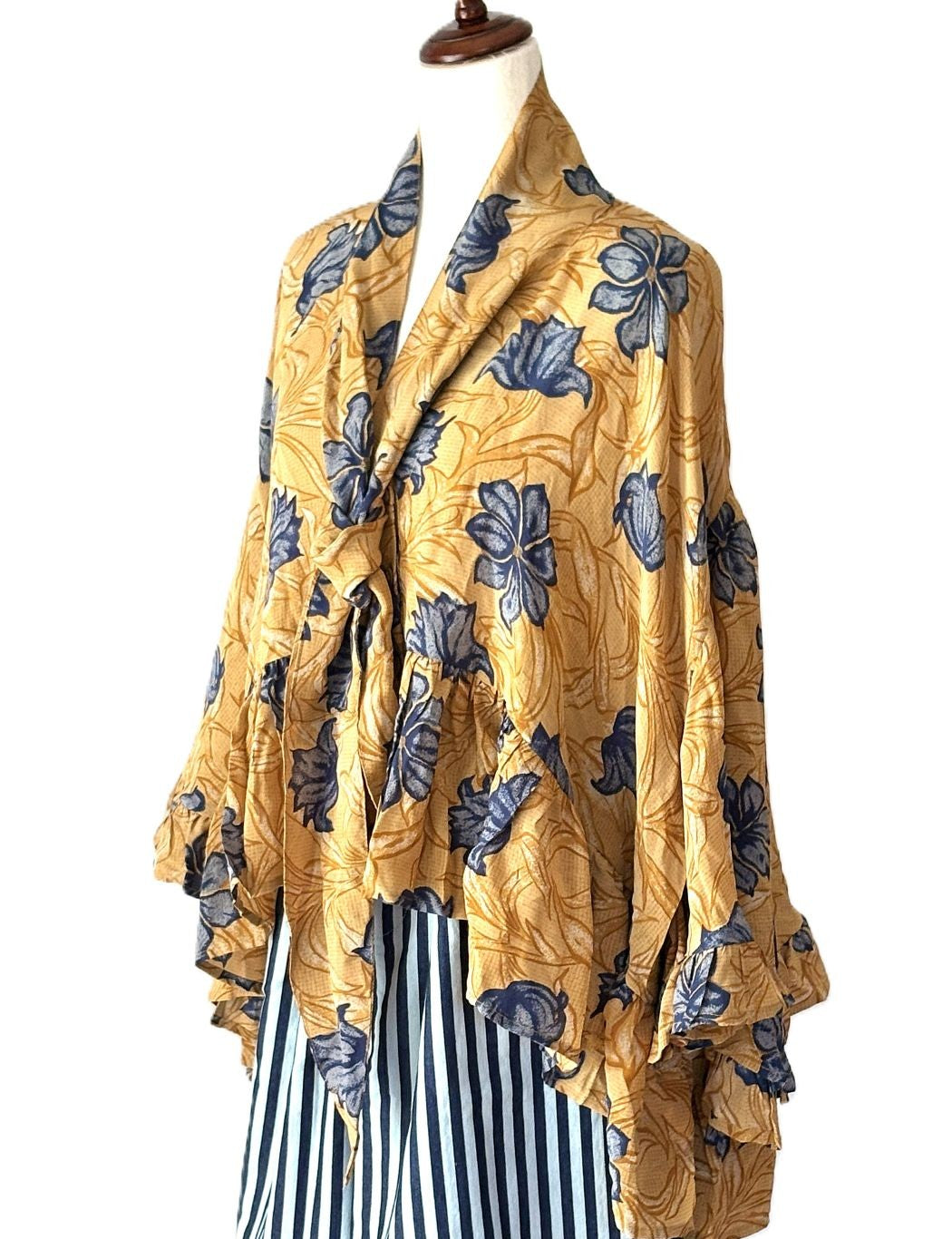 Kantha Bae Crepe Sari Wid Rose Romantic Top  (Blue Lily)