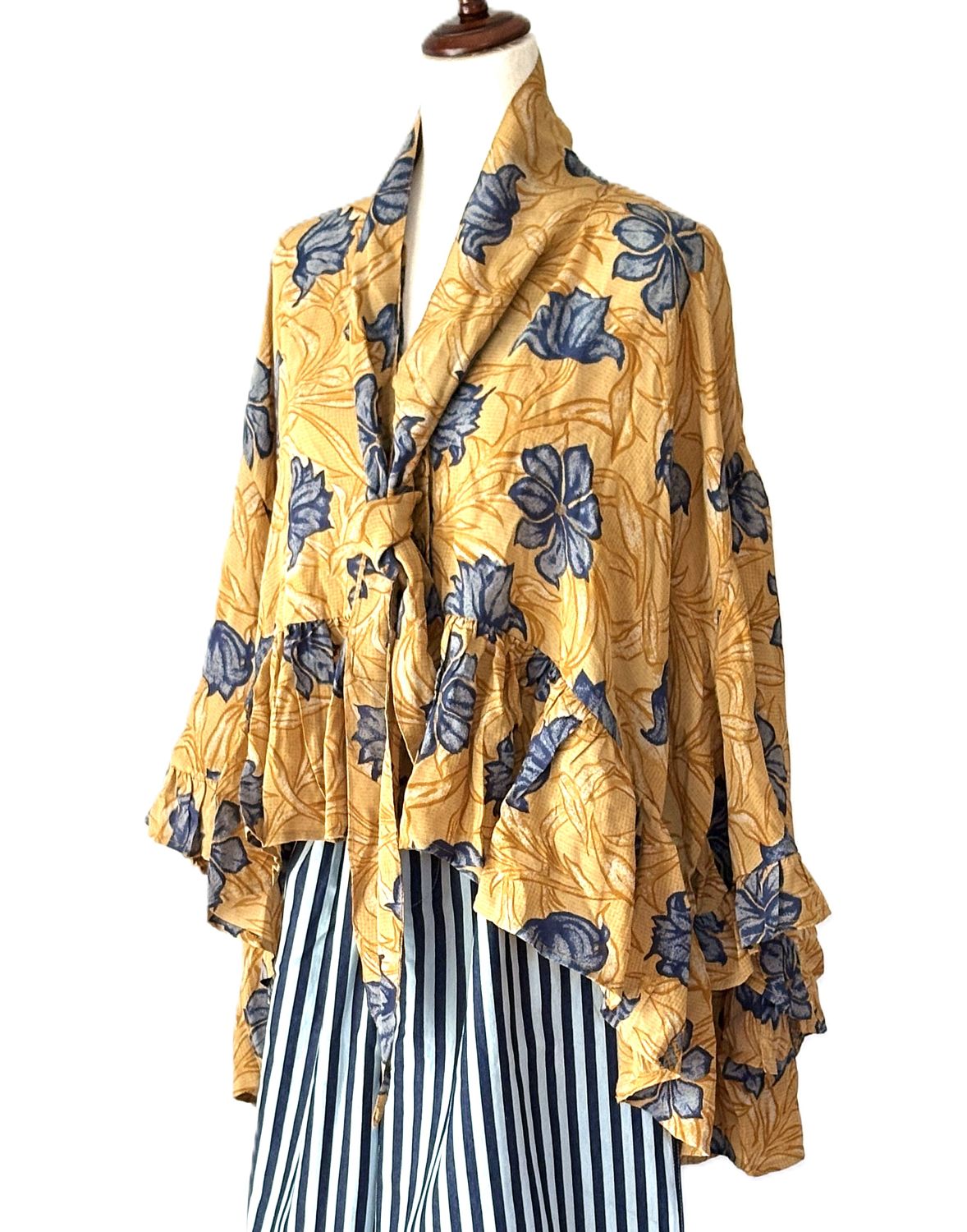 Kantha Bae Crepe Sari Wid Rose Romantic Top  (Blue Lily)