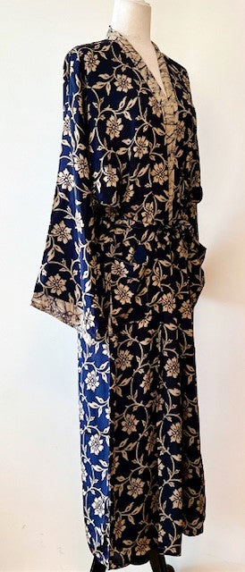 Refined Silk Print Kimono Duster Dress Is A Classic (Navy)