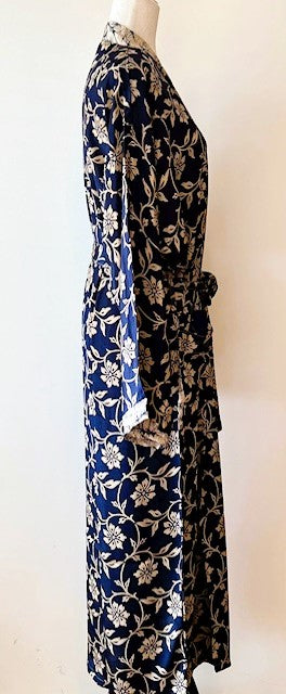 Refined Silk Print Kimono Duster Dress Is A Classic (Navy)