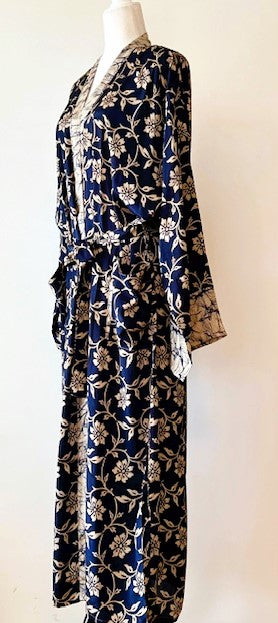 Refined Silk Print Kimono Duster Dress Is A Classic (Navy)