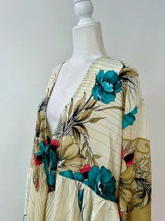 Shortie Kimono Top Is Great For Layering (Cream)