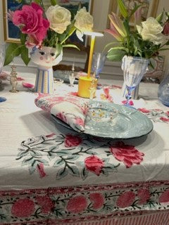 Set of White Linens With Bright Pink Petals Adorns The Table. (6 napkins/cloth)