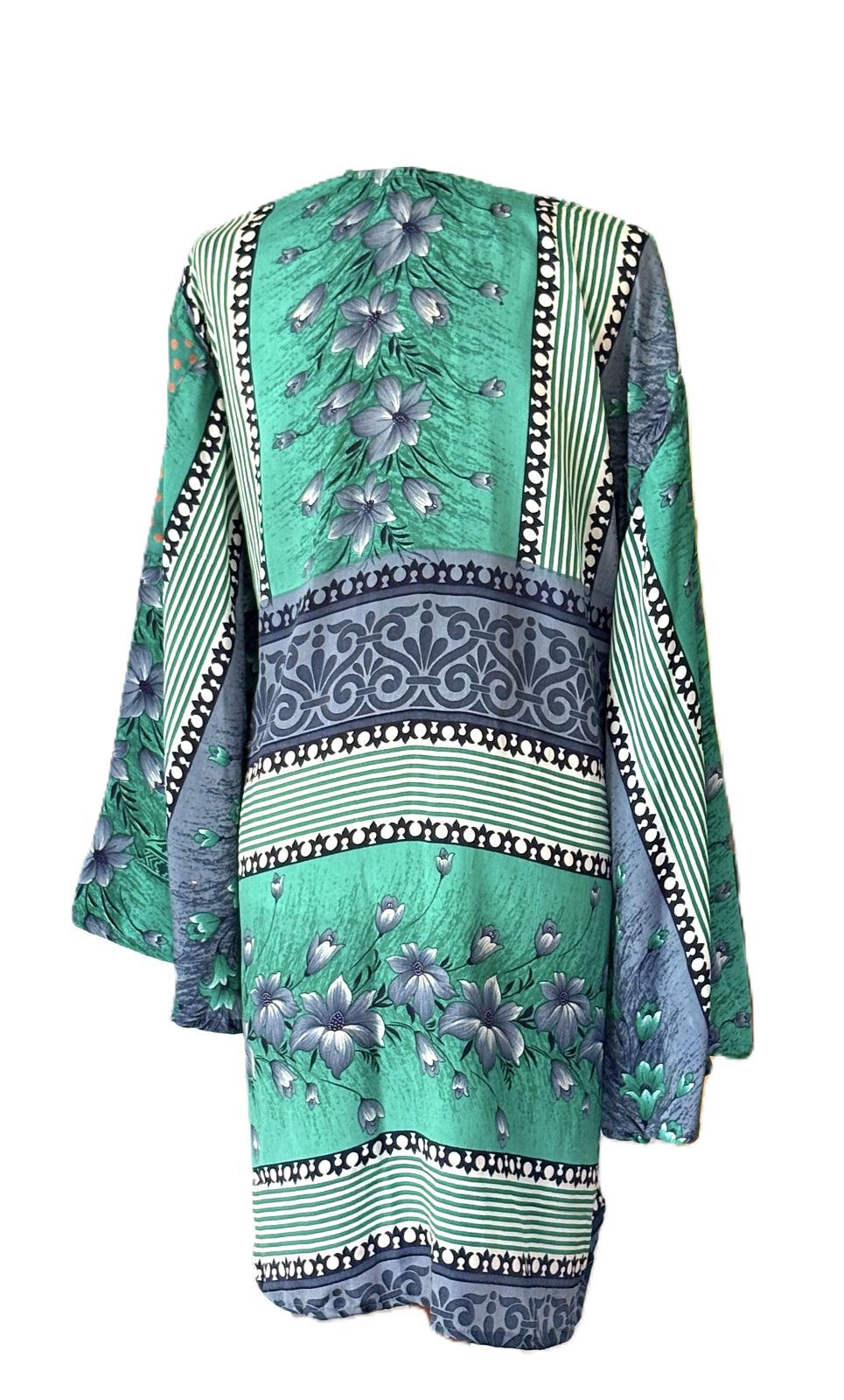 Kantha Bae Shortie Spellbound Kimono In Bold Crepe Sari Print. (Aqua Navy)