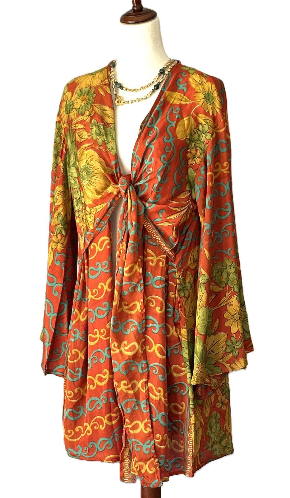 Kantha Bae Shortie Spellbound Kimono In Bold Crepe Sari Print. (Bronze)
