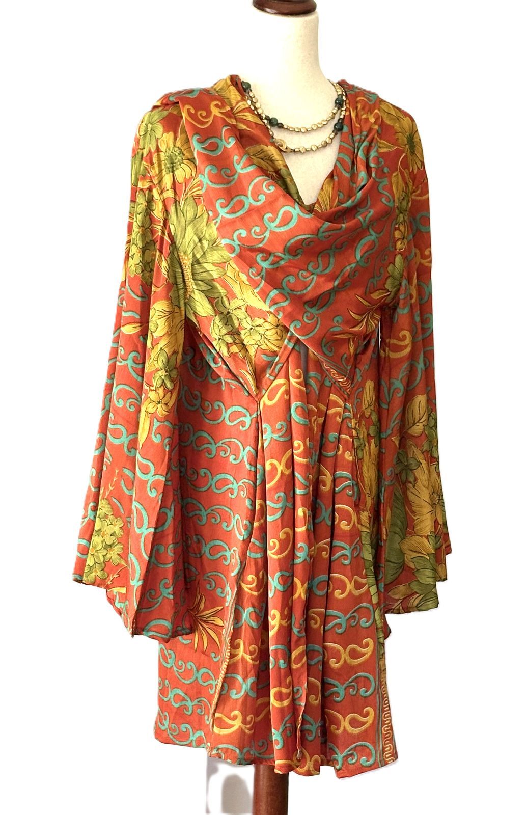 Kantha Bae Shortie Spellbound Kimono In Bold Crepe Sari Print. (Bronze)