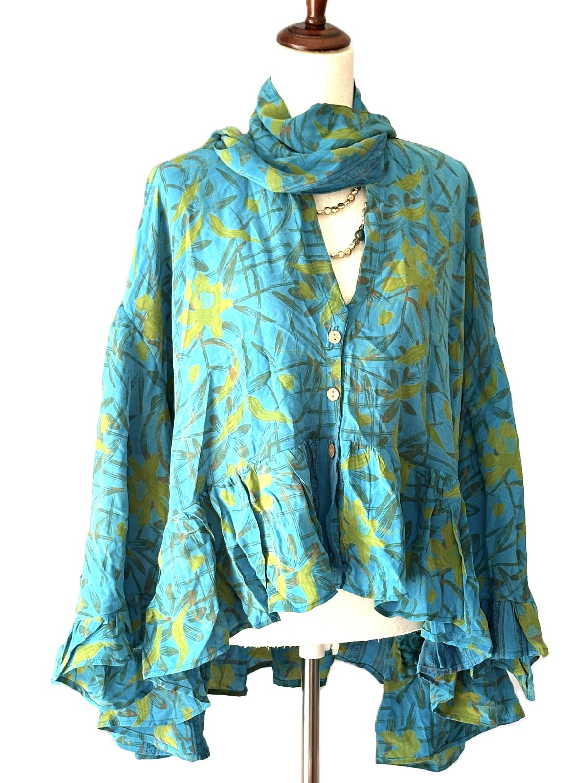 Kantha Bae Crepe Sari Wid Rose Romantic Top  (Blue)