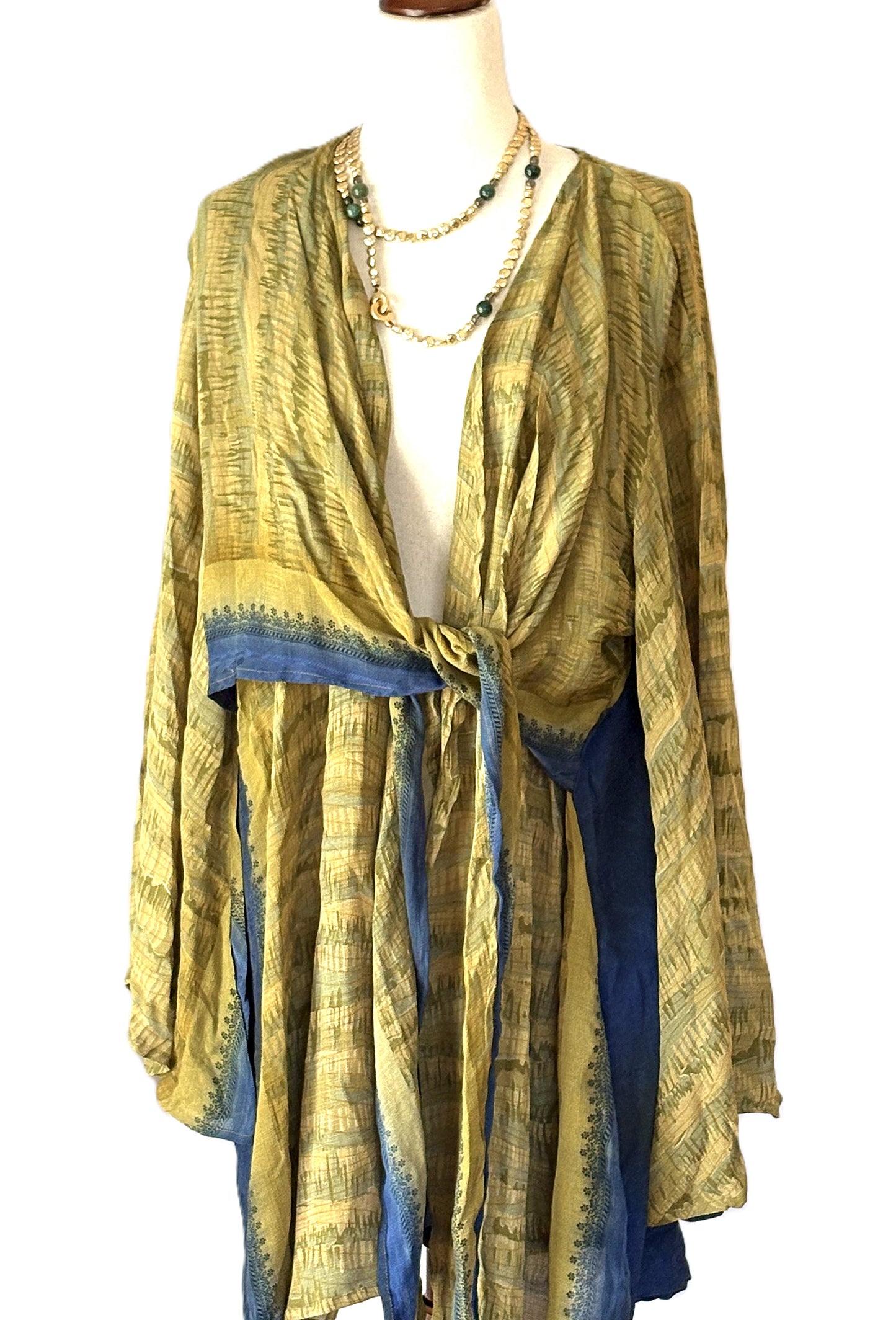 Kantha Bae Shortie Spellbound Kimono In Bold Crepe Sari Print. (Gold Navy)