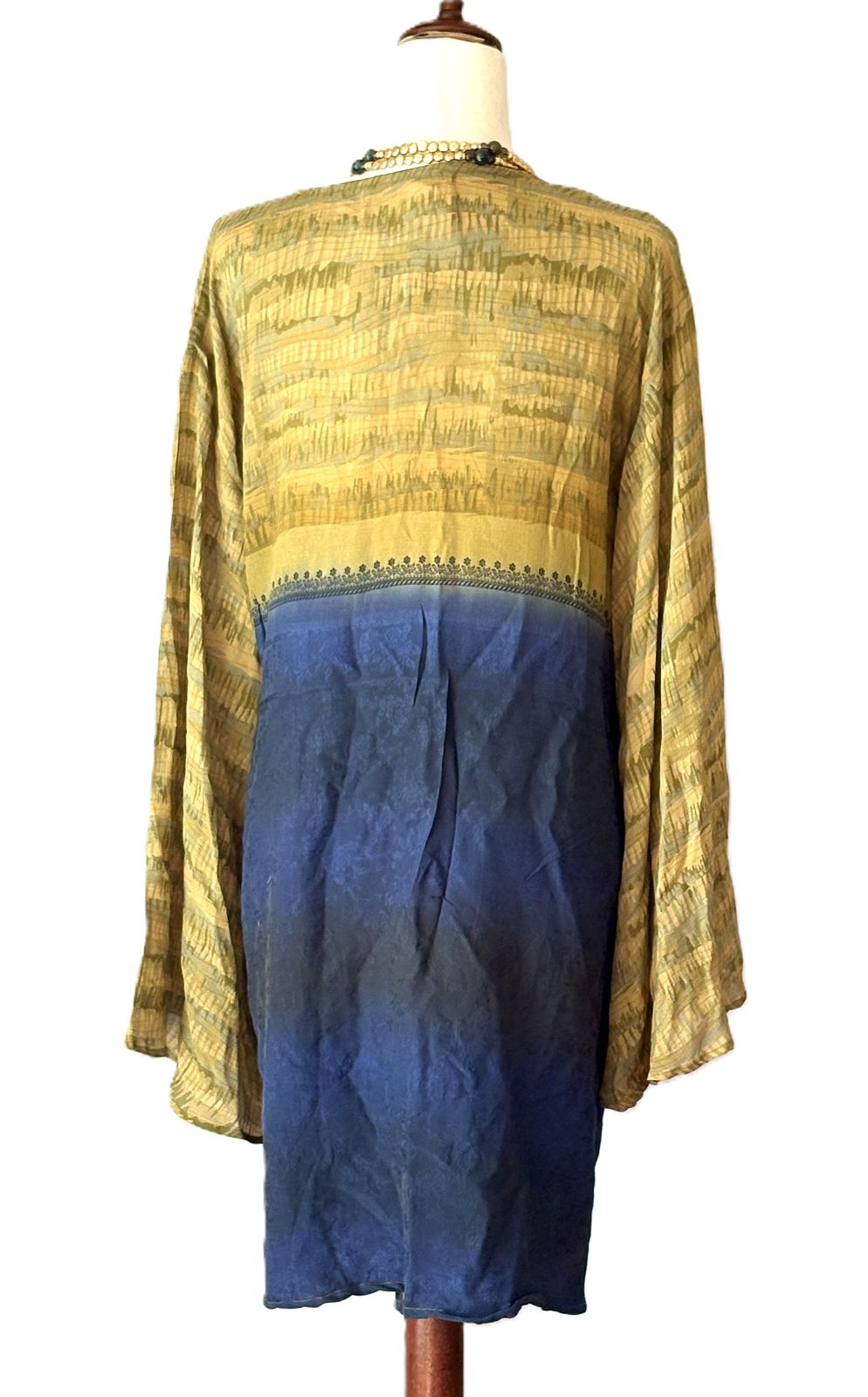 Kantha Bae Shortie Spellbound Kimono In Bold Crepe Sari Print. (Gold Navy)