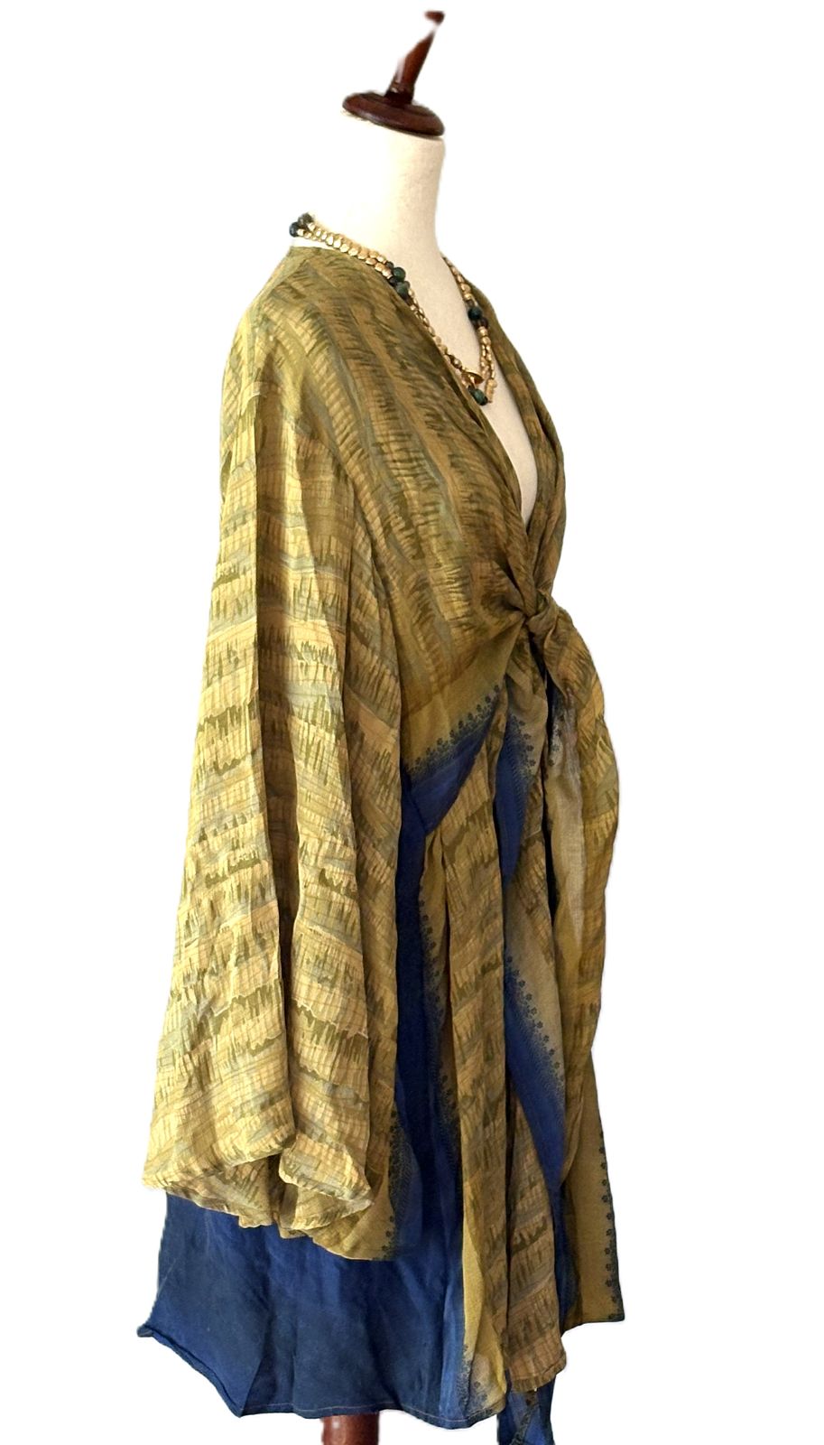 Kantha Bae Shortie Spellbound Kimono In Bold Crepe Sari Print. (Gold Navy)