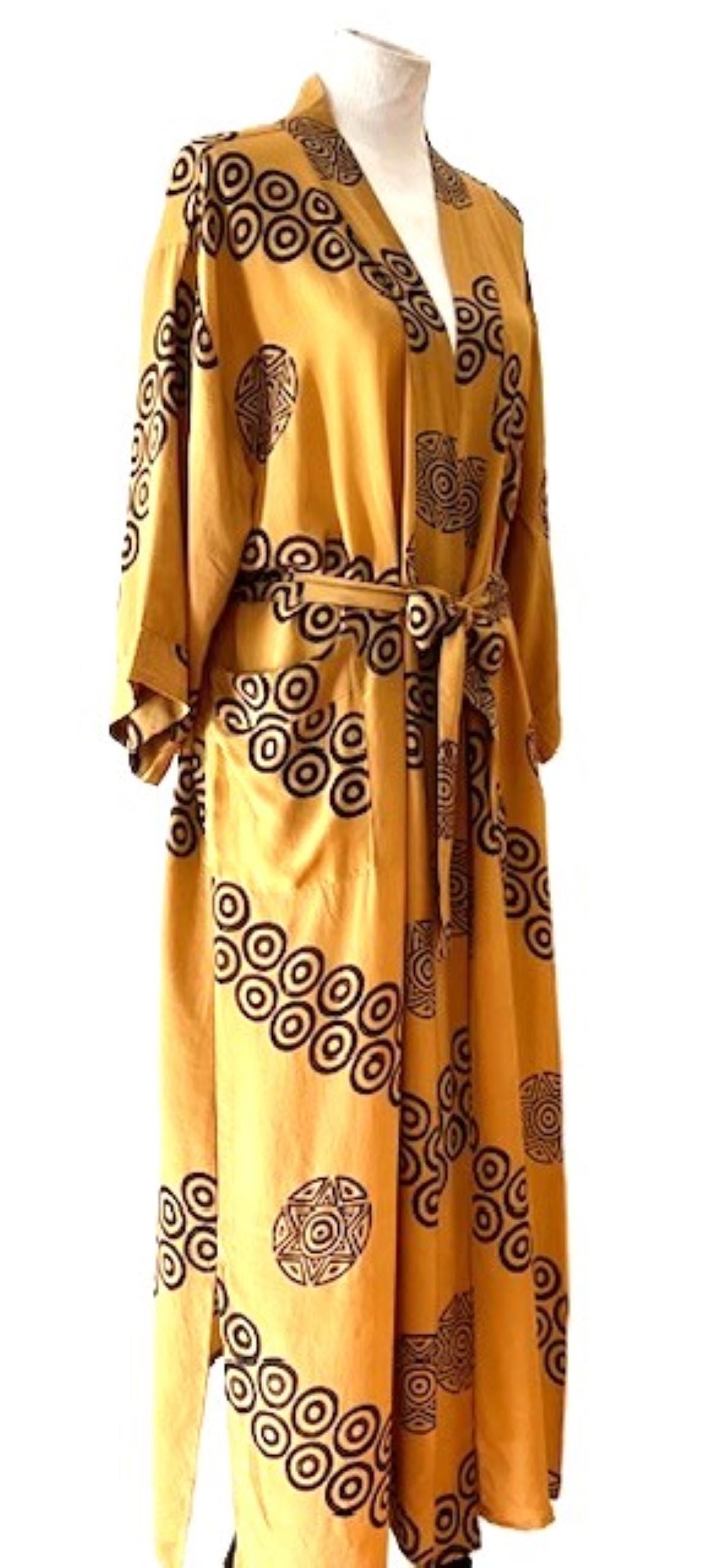 Luxury Silk Kimono Duster: Elegant and Dramatic Print (Gold)