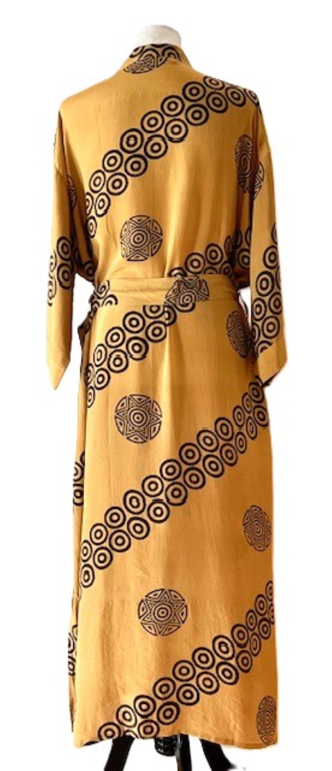 Luxury Silk Kimono Duster: Elegant and Dramatic Print (Gold)