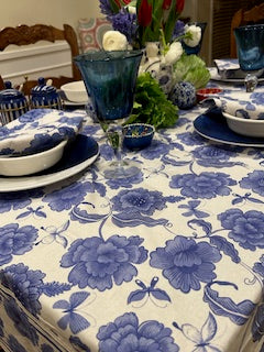 Smart Navy and White Print Table Cloth (60x90). (Megan)