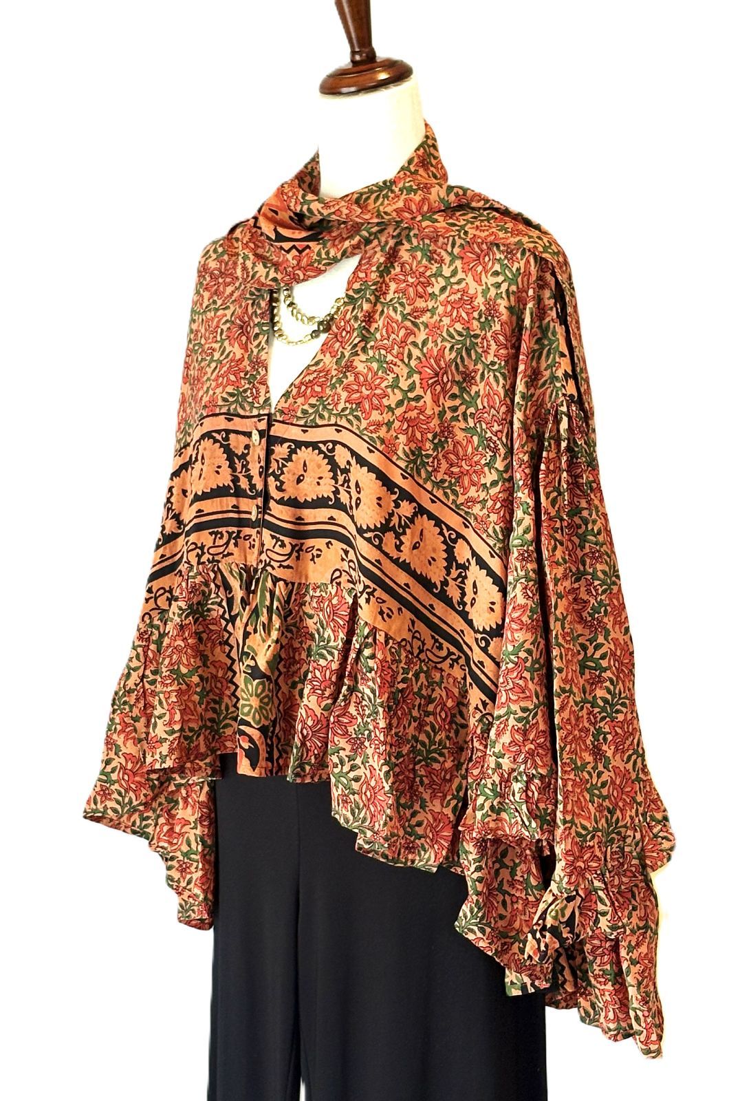 Kantha Bae Crepe Sari Wid Rose Romantic Top  (Gypsy)