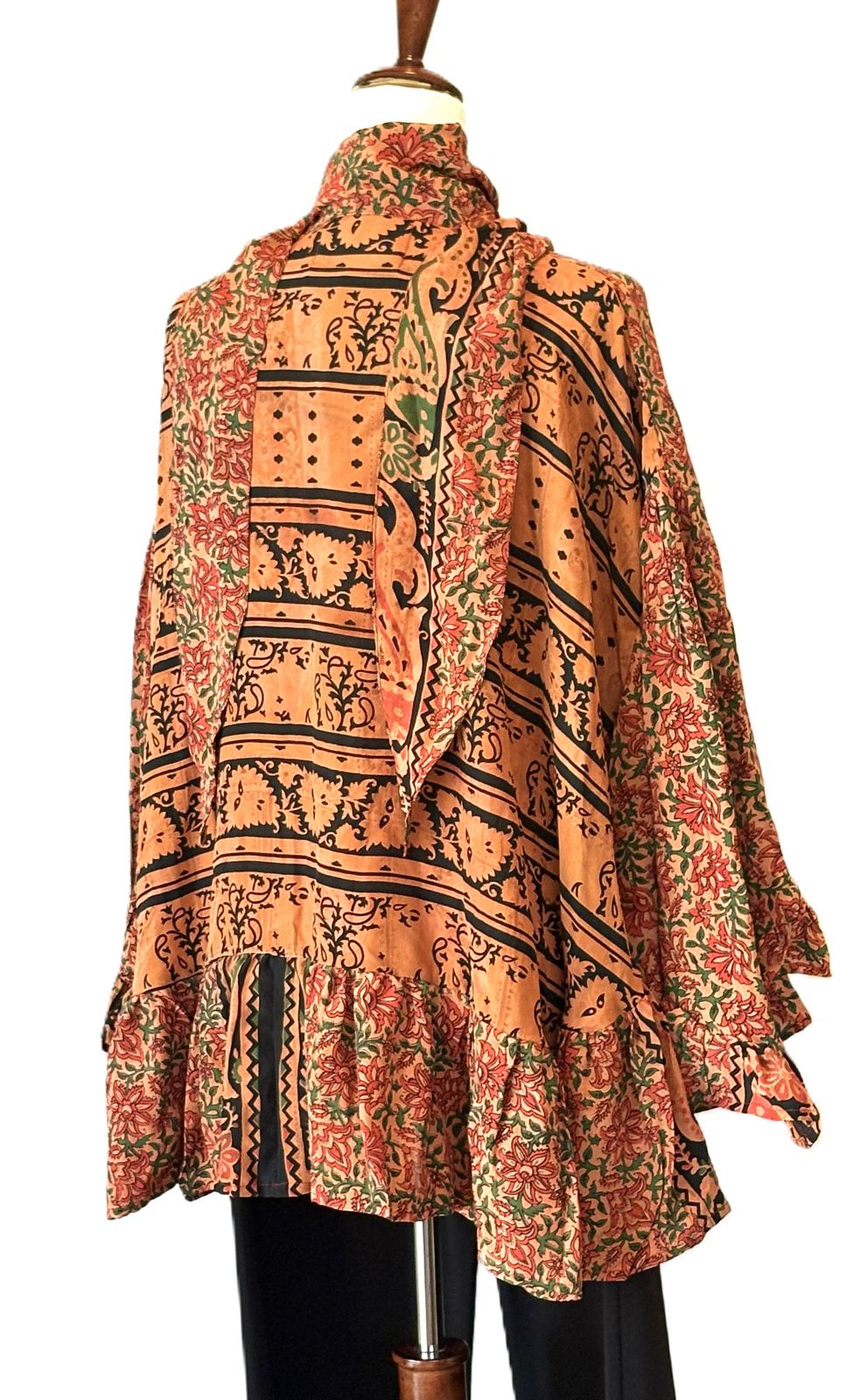 Kantha Bae Crepe Sari Wid Rose Romantic Top  (Gypsy)
