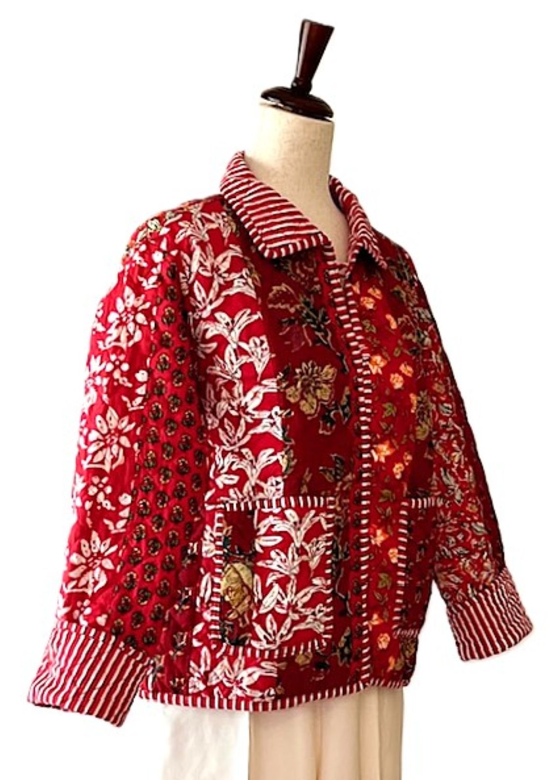 Luxe Cotton Quilted Womens Jacket With Stripe Piping Looks Rich (Red Floral)