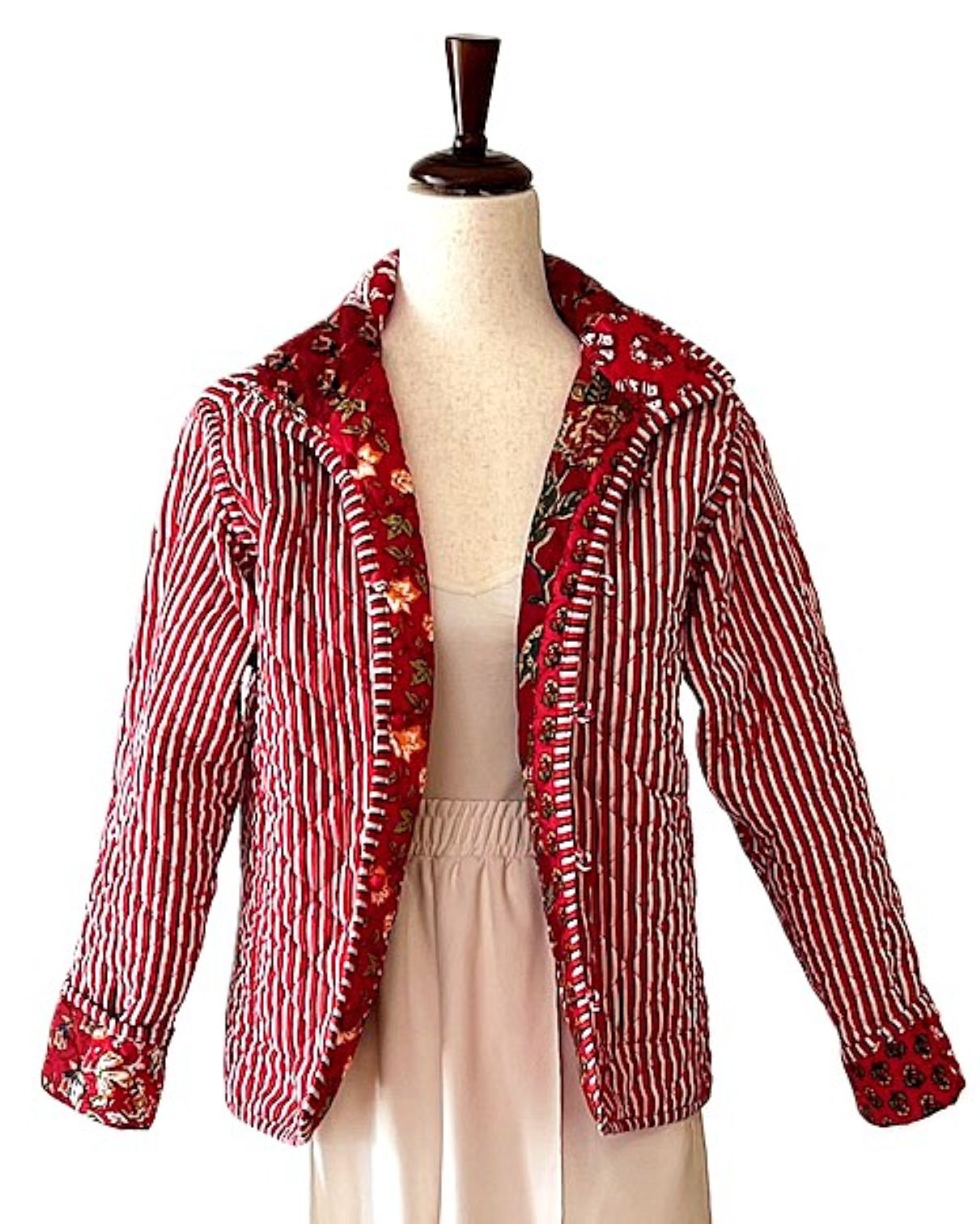 Luxe Cotton Quilted Womens Jacket With Stripe Piping Looks Rich (Red Floral)