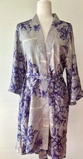 Feminine Print In Our Cape Sleeve Silk Kimono Duster Dress (Lilac)