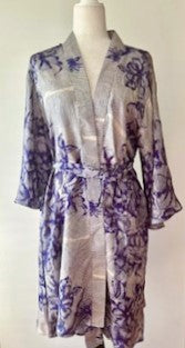 Feminine Print In Our Cape Sleeve Silk Kimono Duster Dress (Lilac)