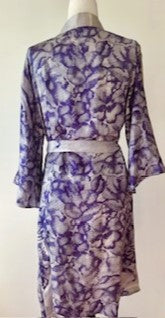 Feminine Print In Our Cape Sleeve Silk Kimono Duster Dress (Lilac)