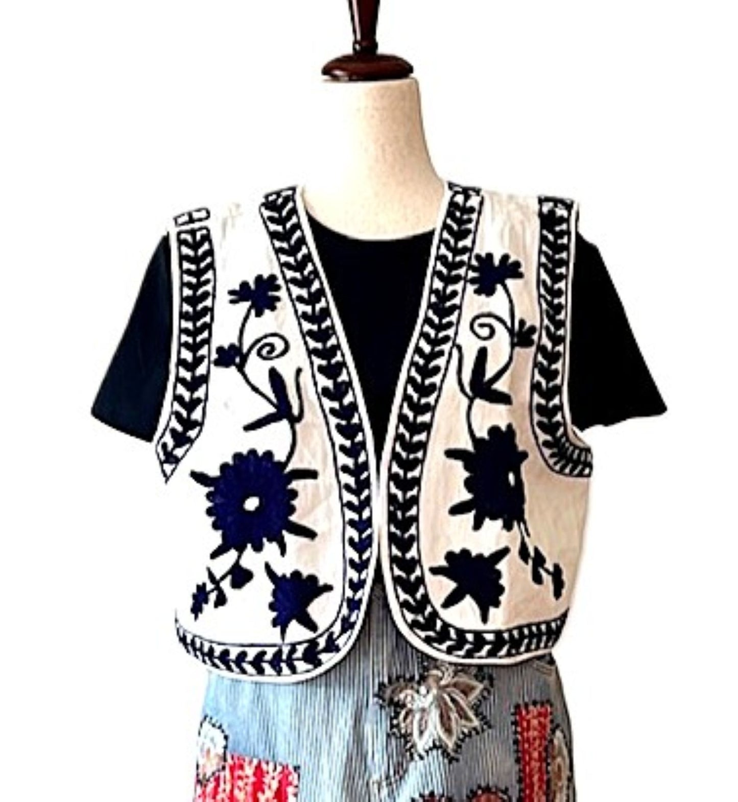 Designer Handmade Embroidered Vest Is Classic. (Black)