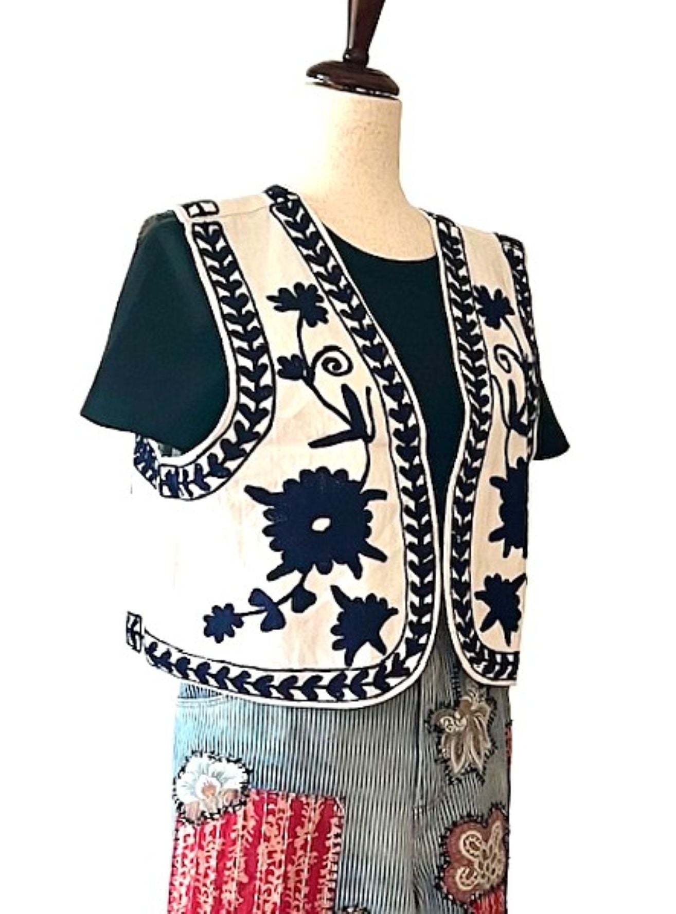 Designer Handmade Embroidered Vest Is Classic. (Black)